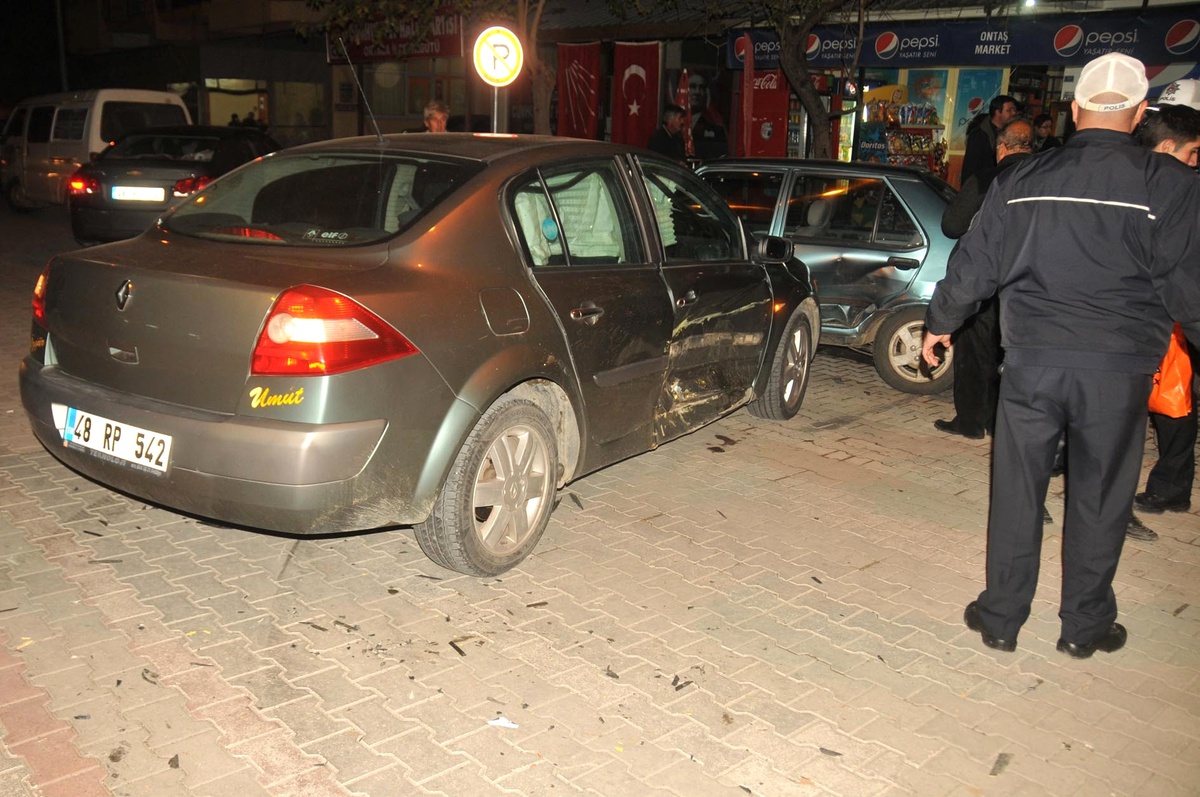 Ortaca\'da Zincirleme Trafik Kazası; 1 Yaralı