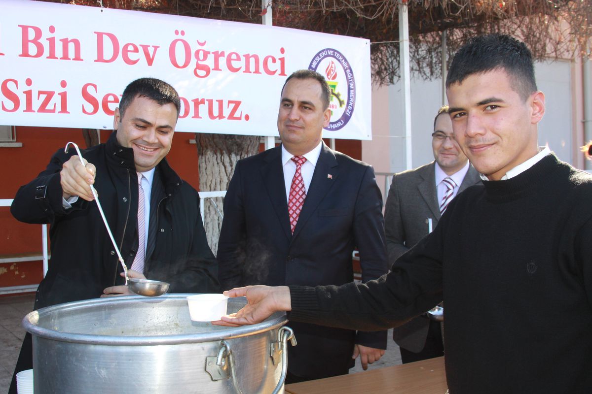 Saruhanlı\'da Eğitim Merkezinde Aşure Etkinliği