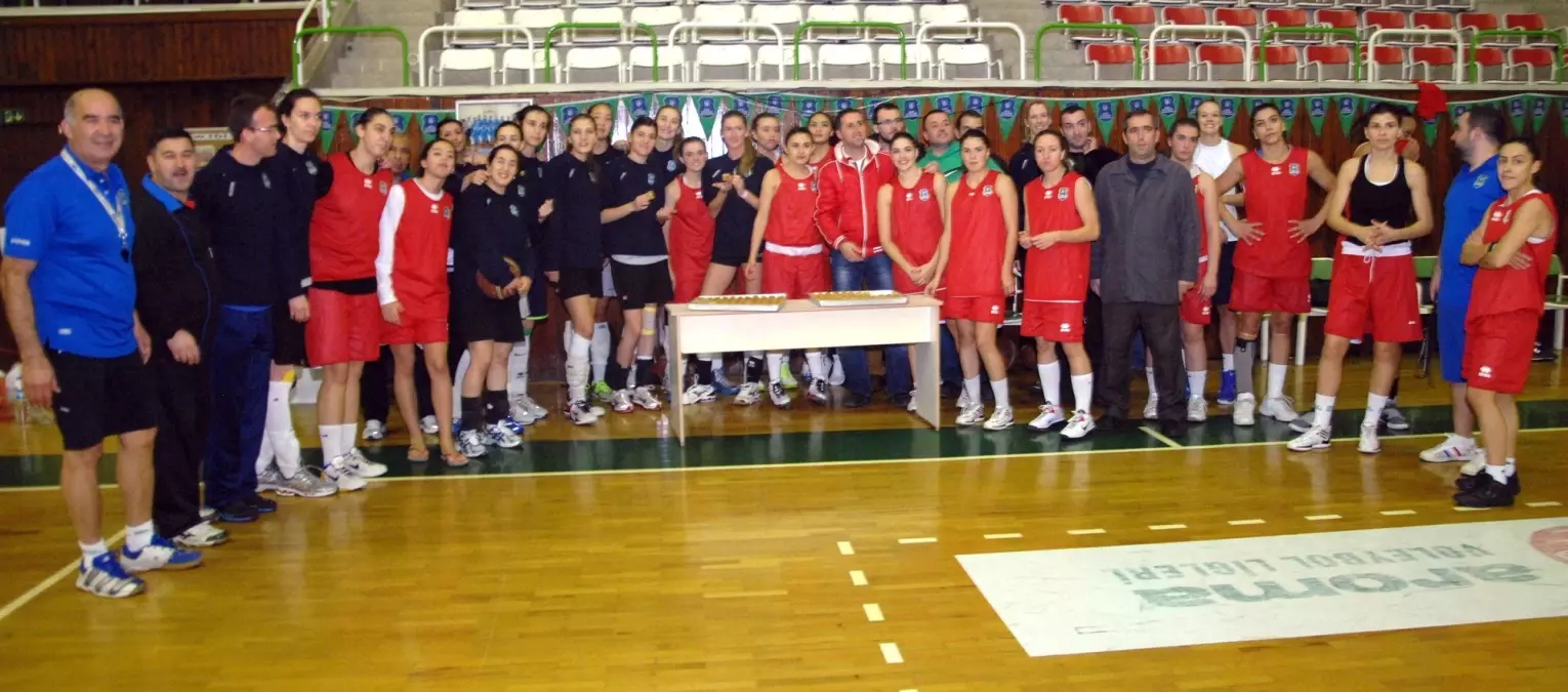 Taraftardan Baklavalı Moral