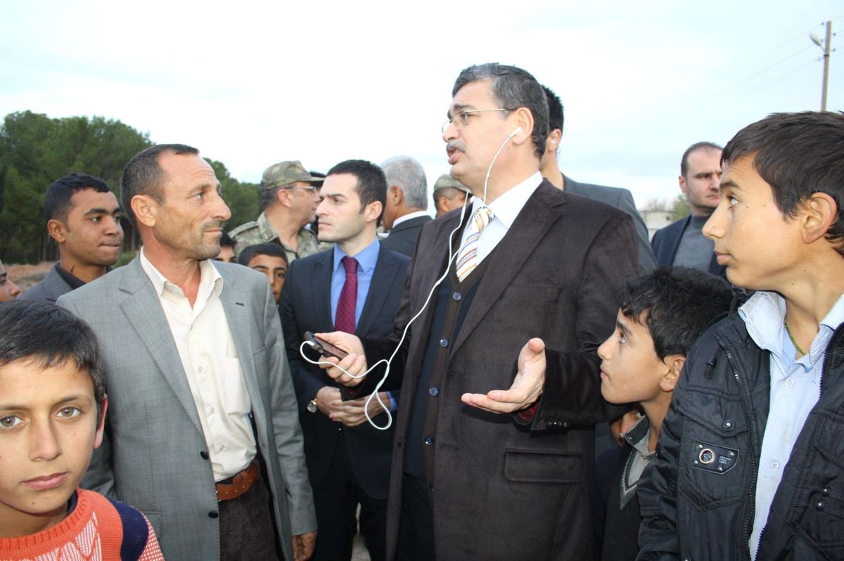 Vali Güvenç\'ten Üst Geçit Sözü