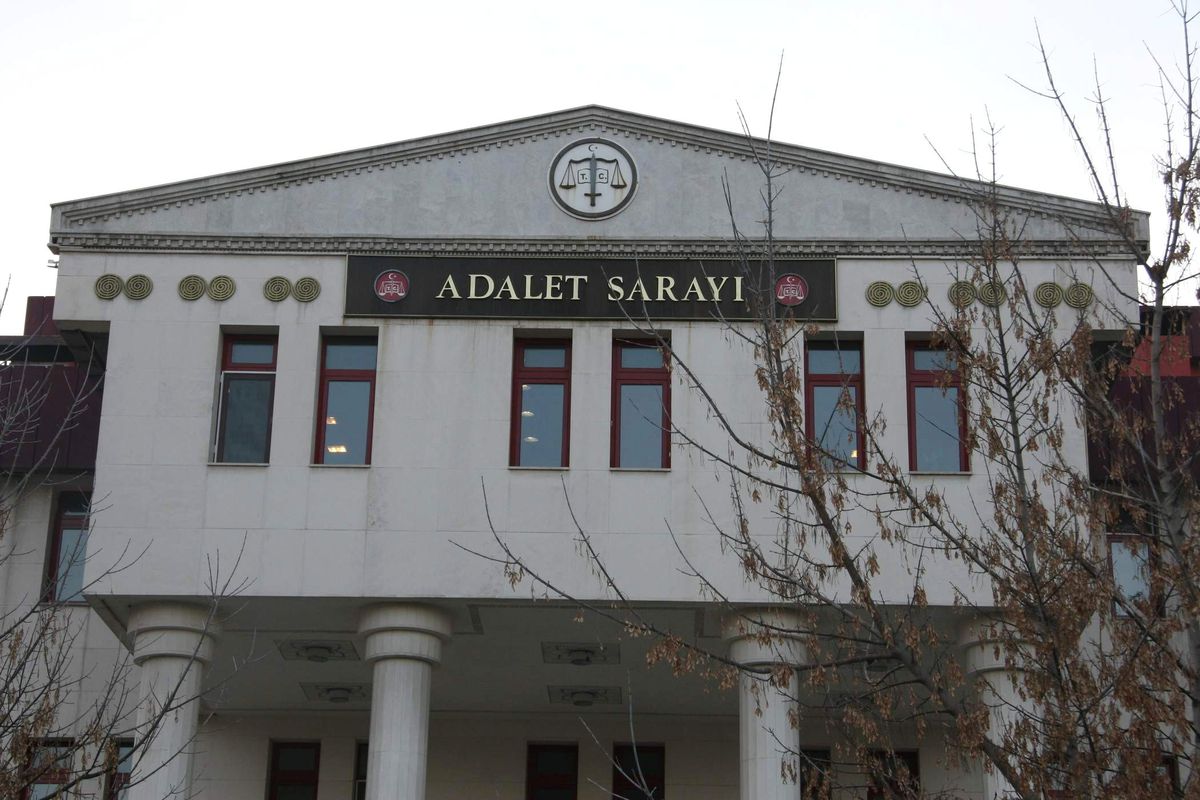 Adliye\'de \'Hakim ve Savcılar Dinlendi\' İddiası