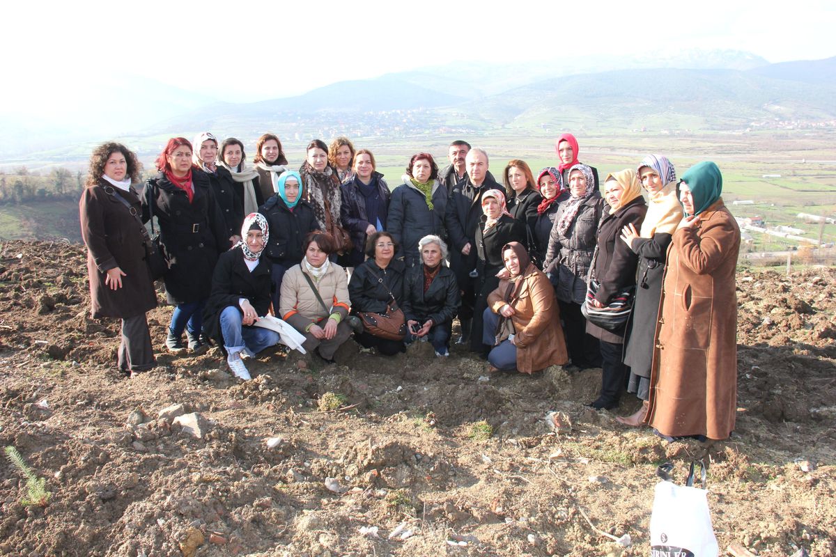 AK Parti Kadın Kollarından Fidan Dikimi