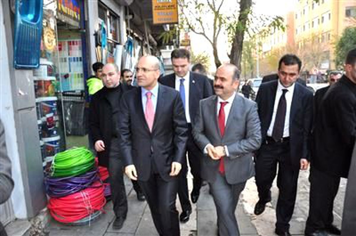 Bakan Şimşek, Partililere Hitap Etti