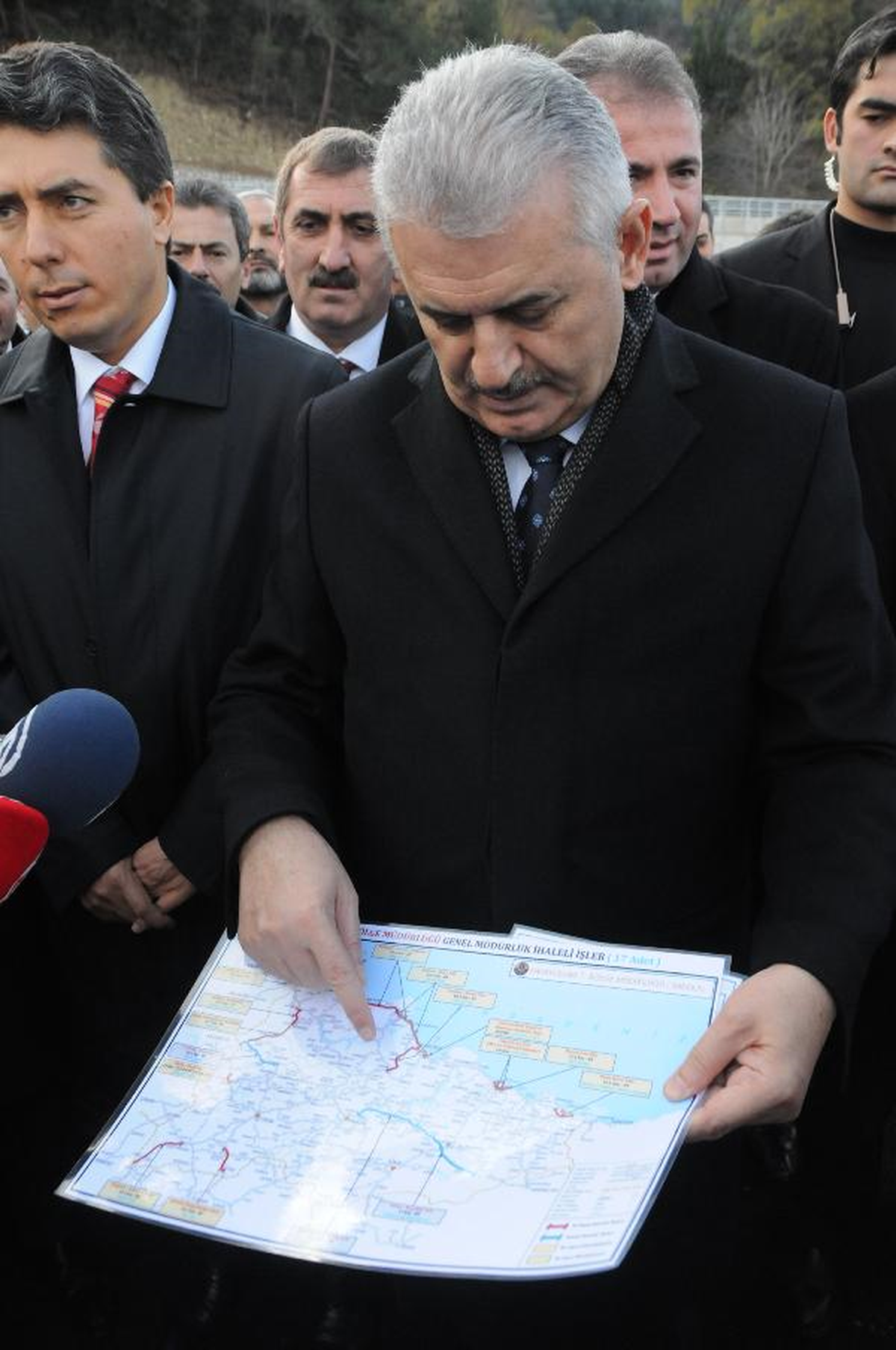 Bakan Yıldırım'ın Konvoyunda Kaza