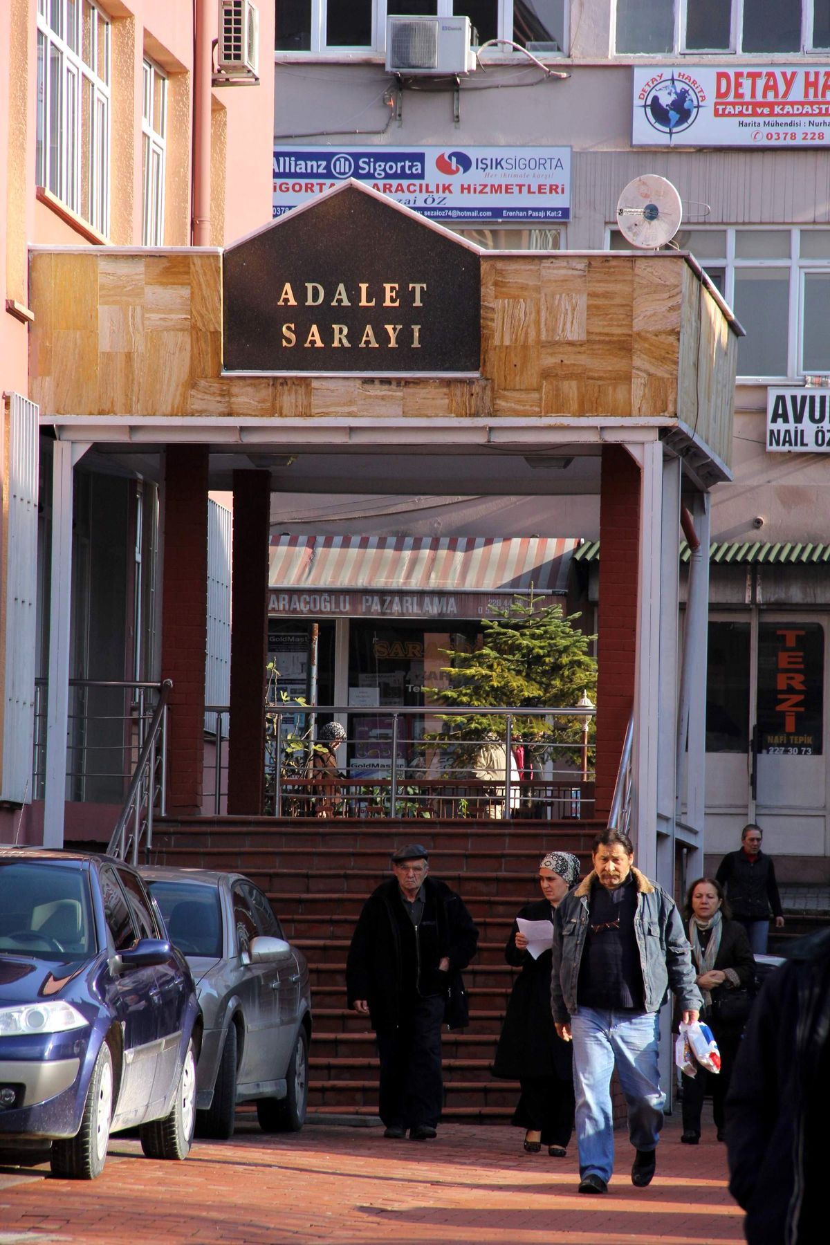 Bartın Adalet Sarayı Çevresi Kapanıyor