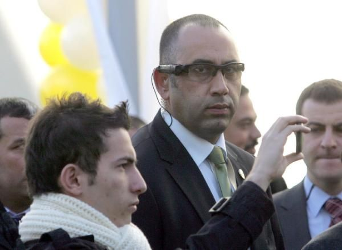 Cumhurbaşkanı Gül\'ün Korumalarının Kullandığı Mikrokameralar