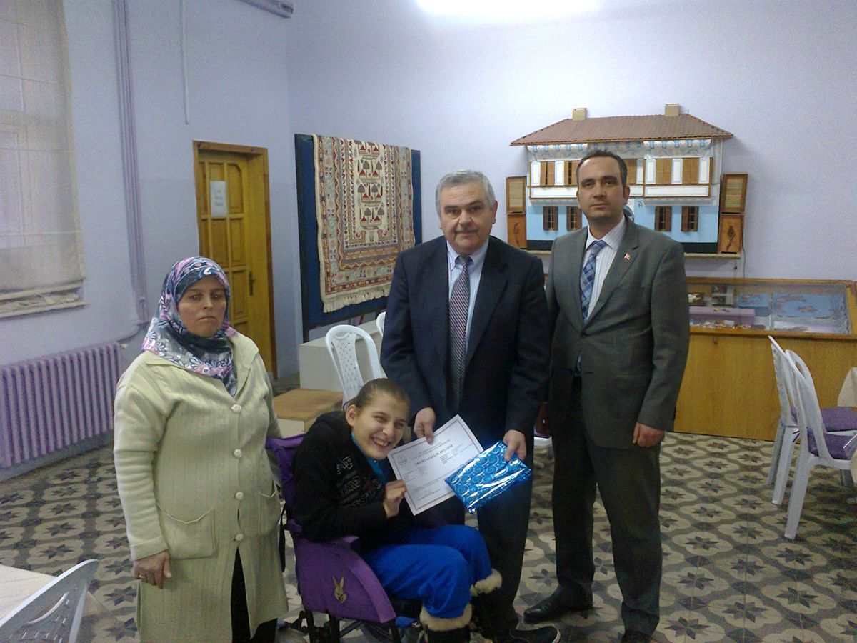 Engelleri Aşmaya Okuma Yazma Öğrenerek Başladı