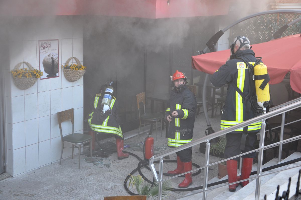 İş Yerinde Çıkan Yangın Maddi Hasara Neden Oldu