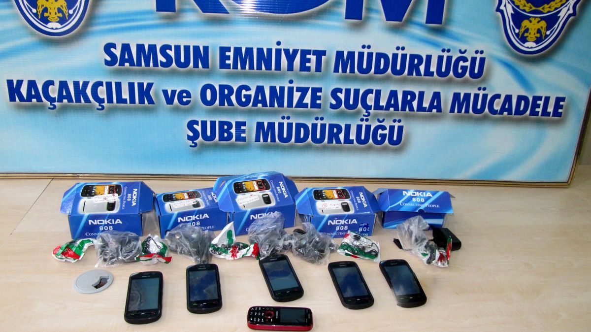 Kaçak Cep Telefonu Ele Geçti