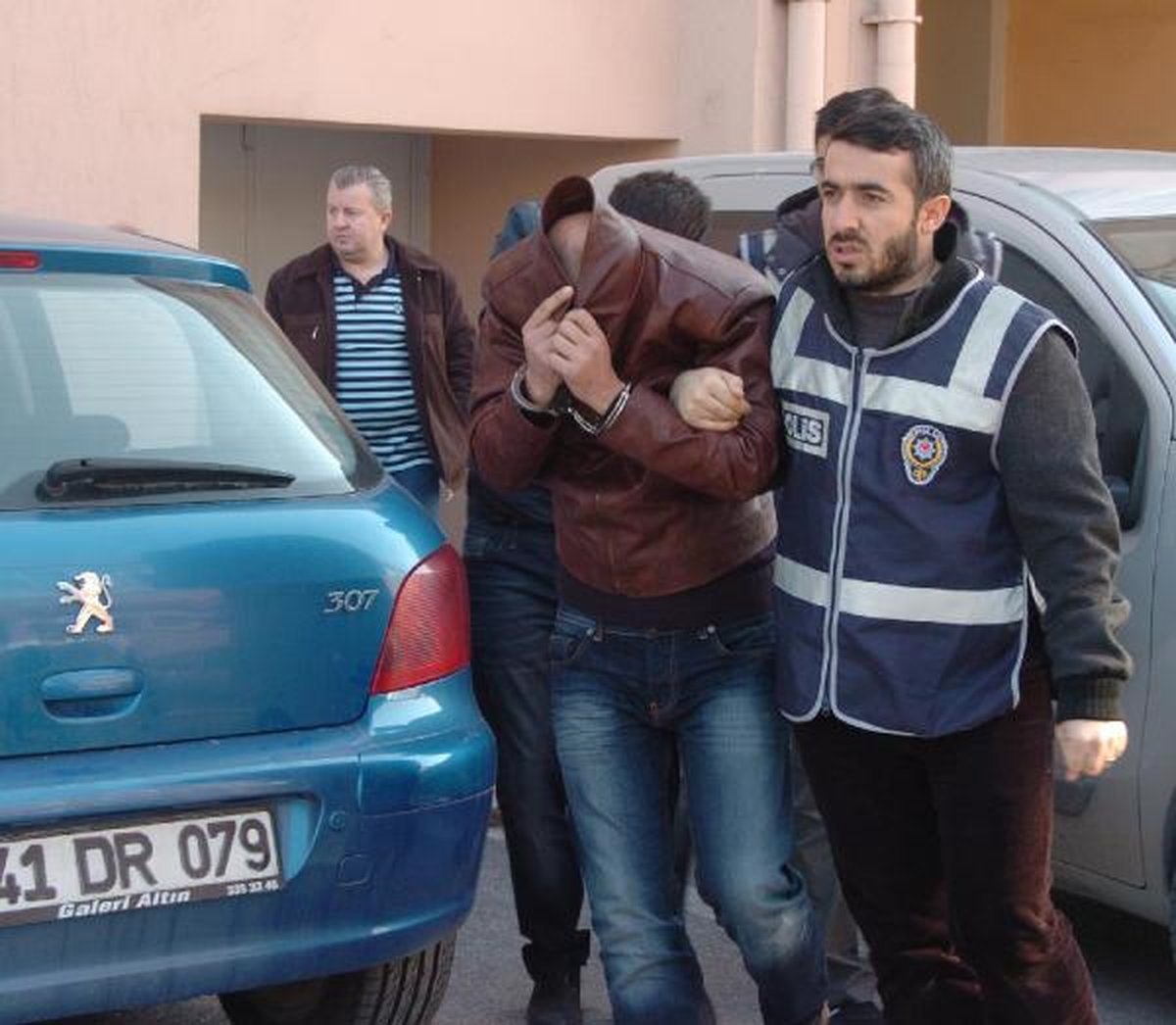 Kocaeli\'nde 153 Kilo Eroin Ele Geçirildi