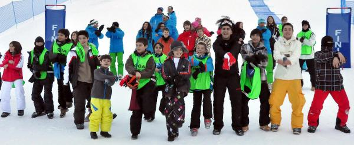 Kolej Öğrencilerinden Zirvede \'Gangnam Style\' Dansı