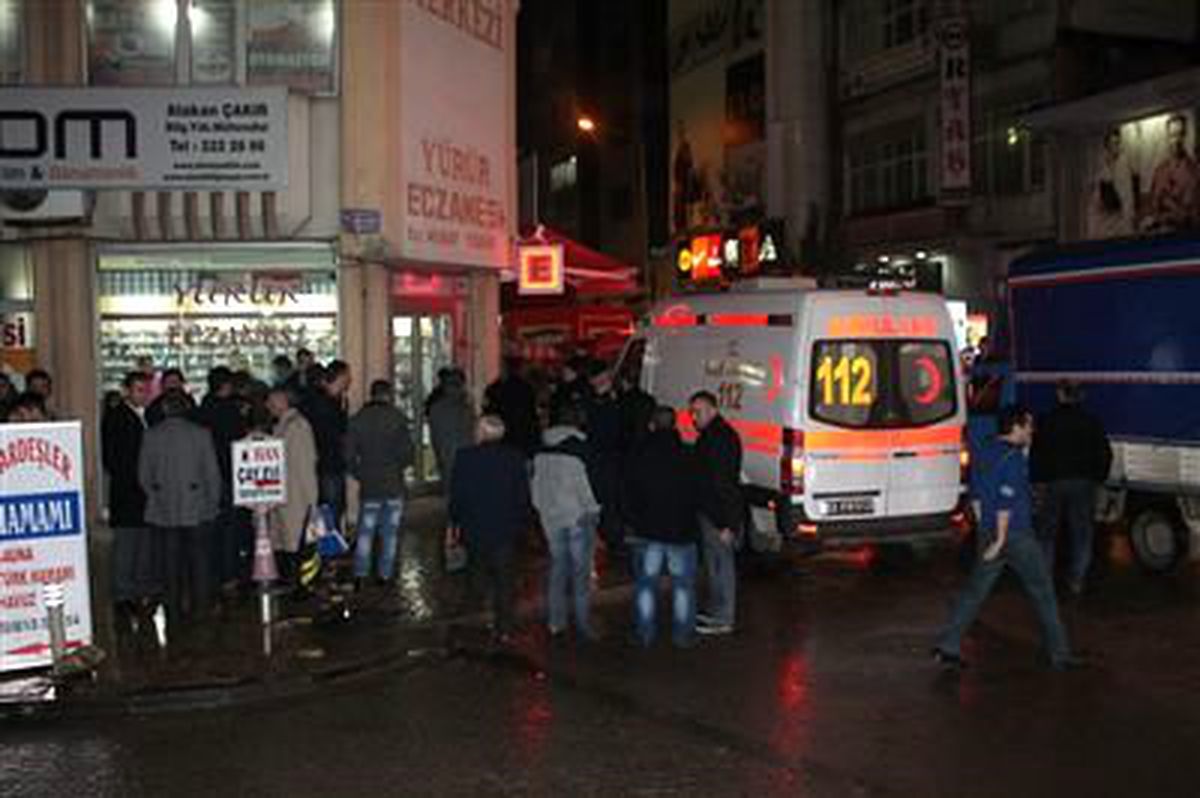 Lise Öğrencisi Esnafı Bıçakladı