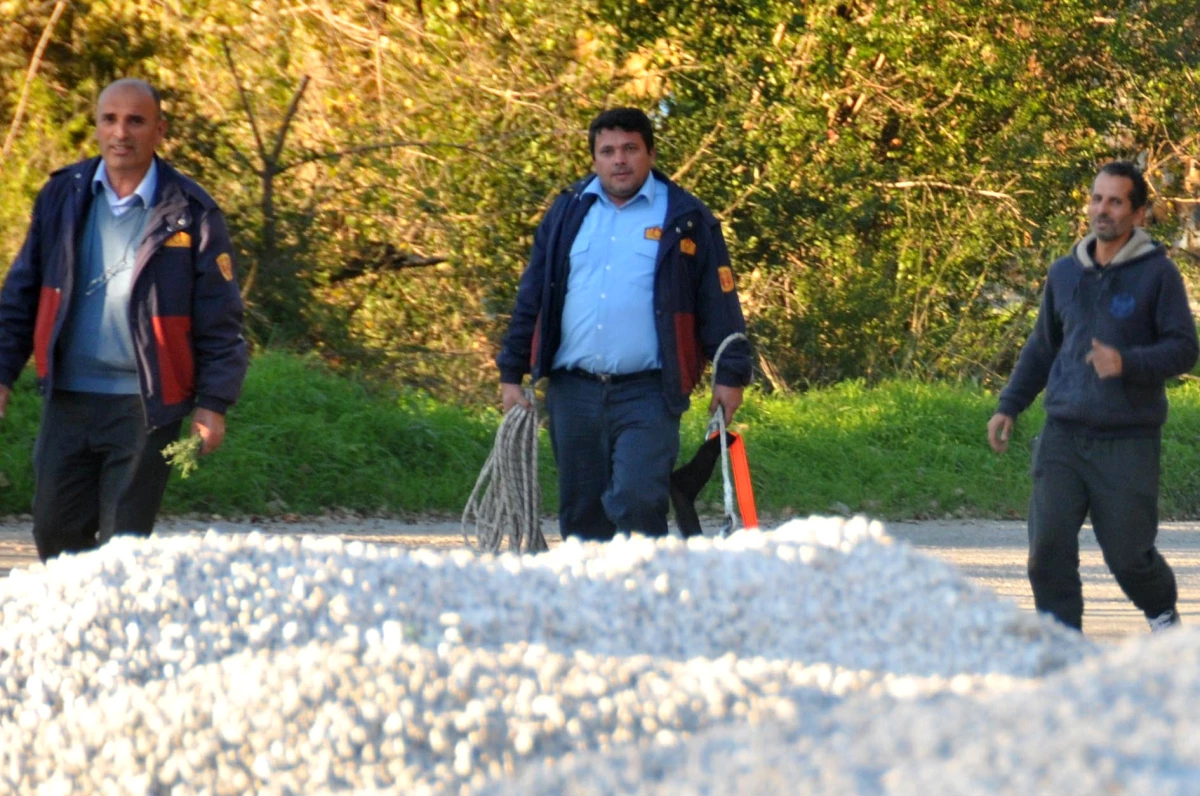 Manzara İzlemek İçin Çıktığı Kayalıklarda Mahsur Kaldı