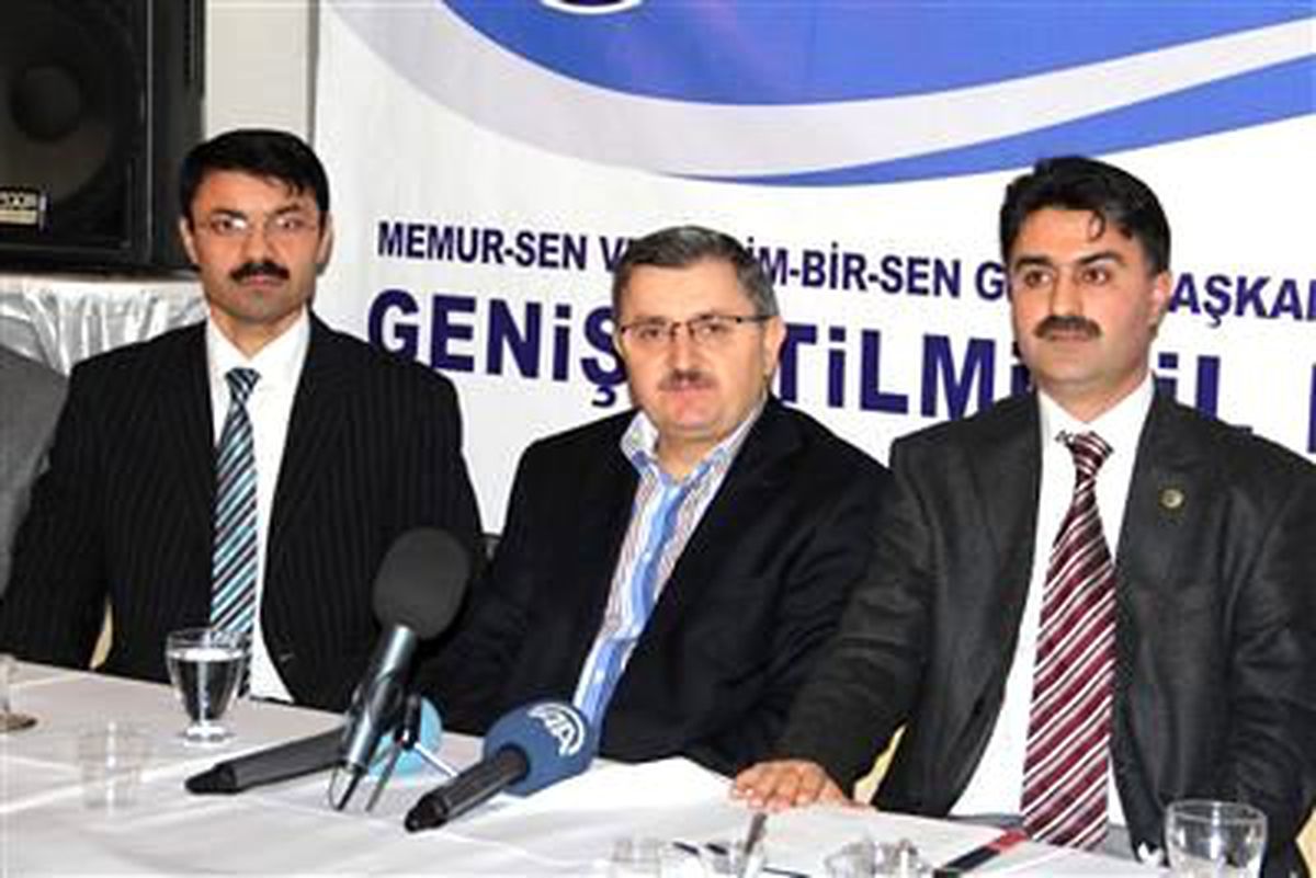 Memur-Sen Genel Başkanı Gündoğdu, CHP\'yi Eleştirdi