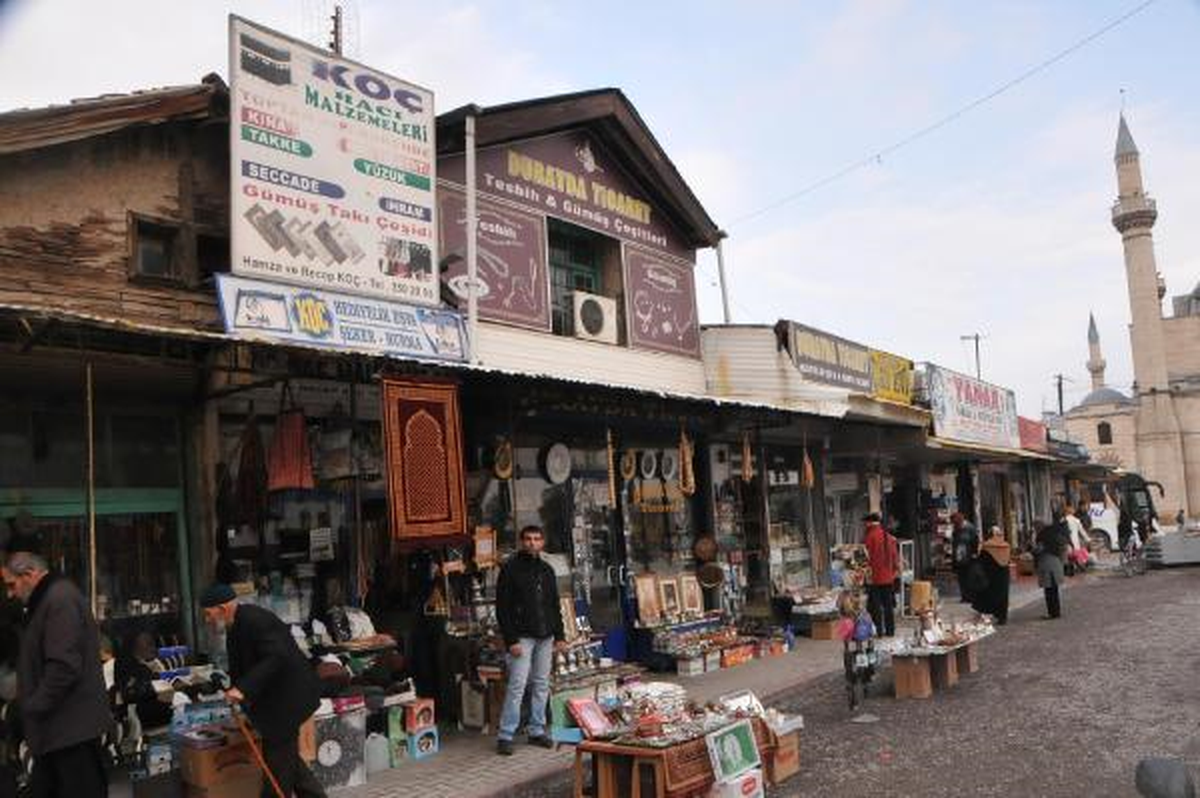 Mevlana Müzesi Önündeki İşyerlerinin Boşaltılmasına Esnaf Tepkisi