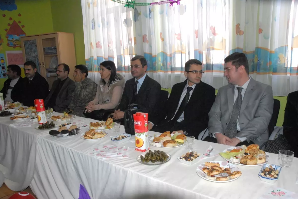 Miniklerden Yerli Malı Haftası Kutlaması