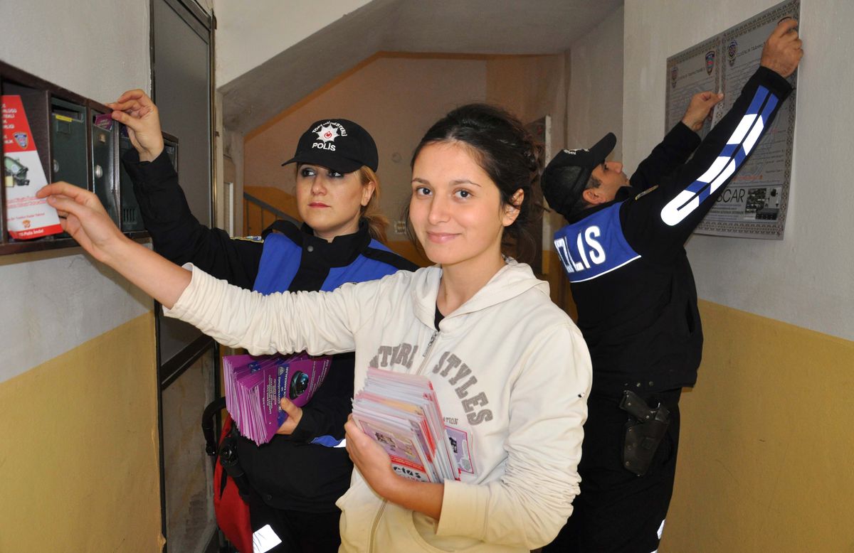 Polisin Çaldığı Her Kapı Açıldı