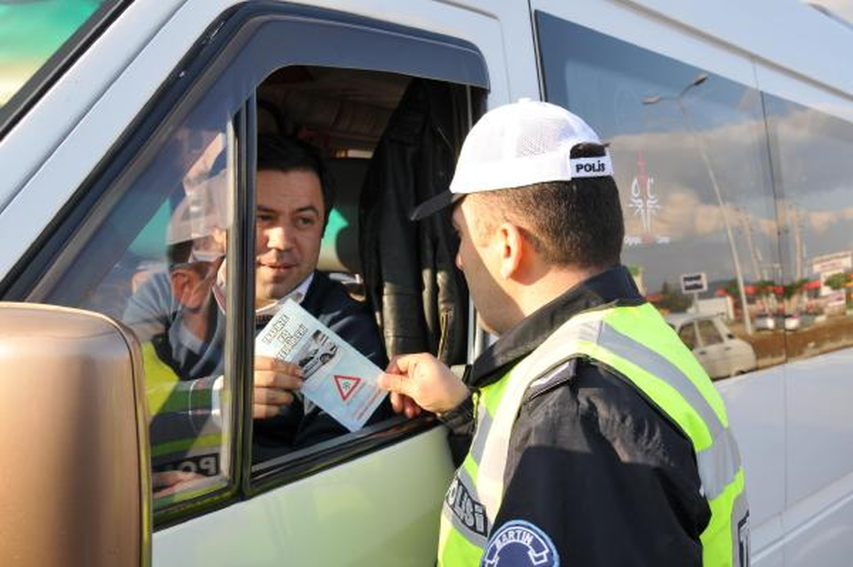 Polisten Sürücülere Kış Uyarısı