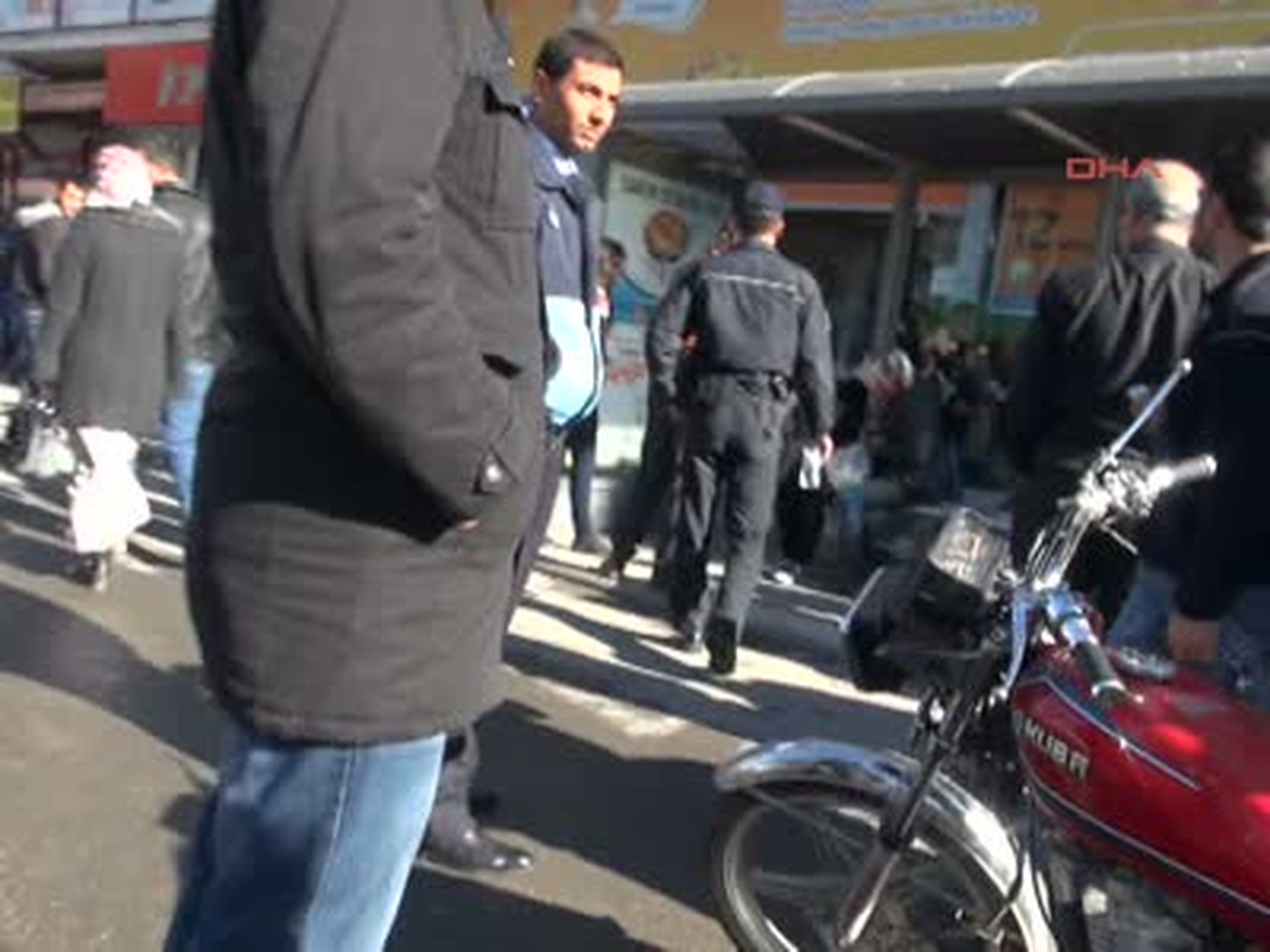 Şanlıurfa\'da Motosikletin Çarptığı Kız Yaralandı