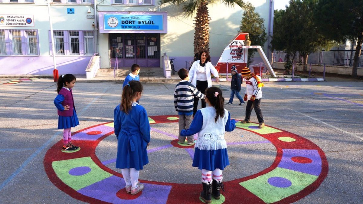 Sarıgöl\'de "Okullar Hayat Olsun" Projesi Uygulamasına Başlandı