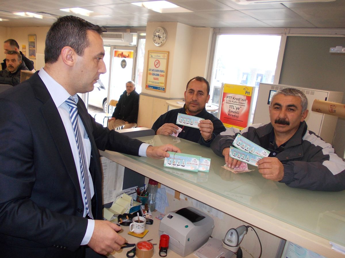 Şarköy PTT\'si Yılbaşı Piyango Bileti Satıyor