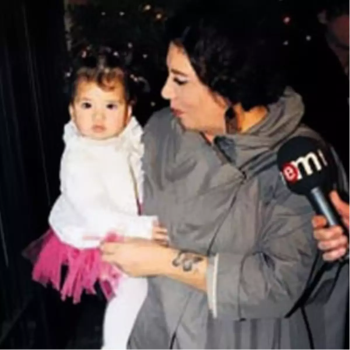 Sasha Mia Annesini Dinledi