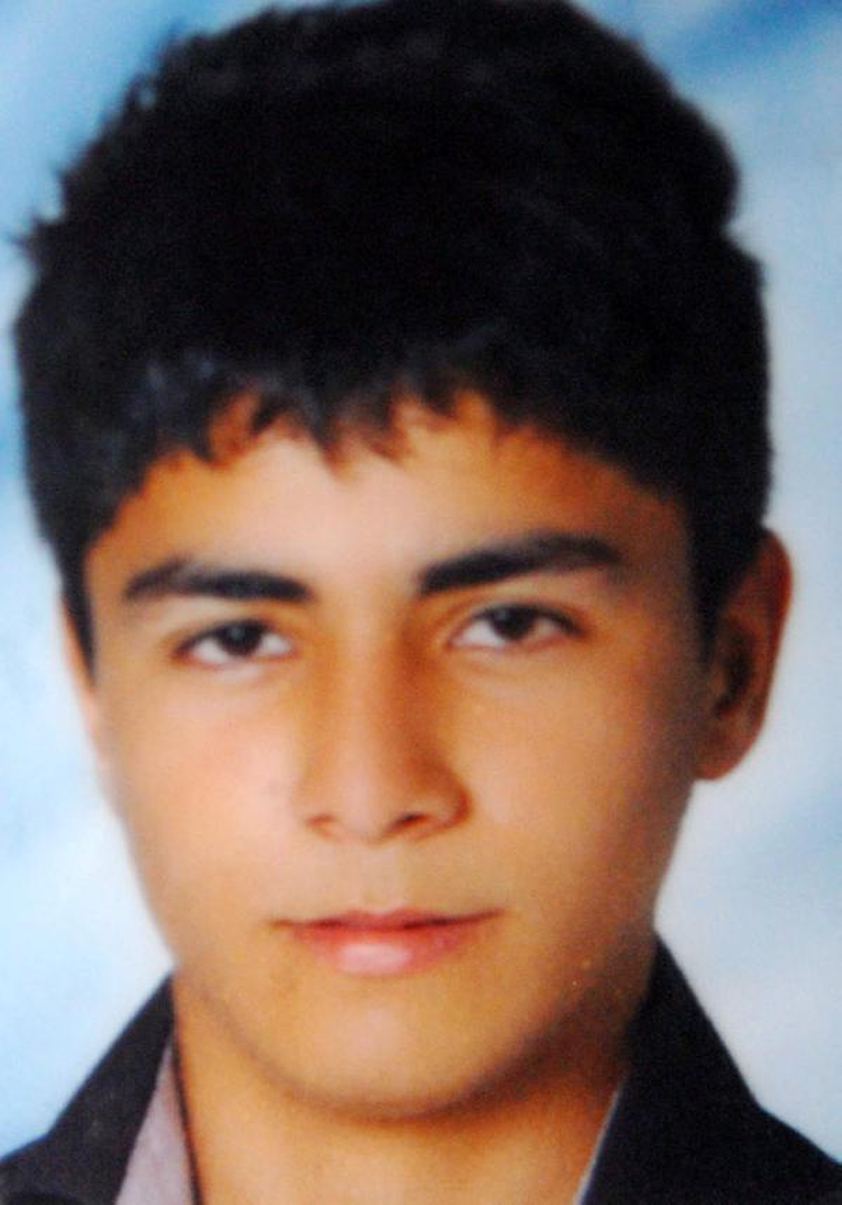 Serik\'in \'Memati\'si Arkadaşını Öldürdü, Babasını Yaraladı