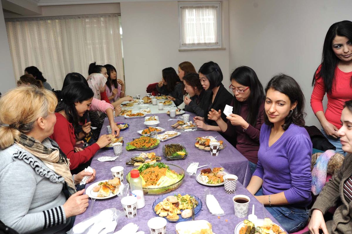 Tömer\'de Eğitim Gören Yabancı Öğrenciler Altındağlı Kadınlarla Buluştu