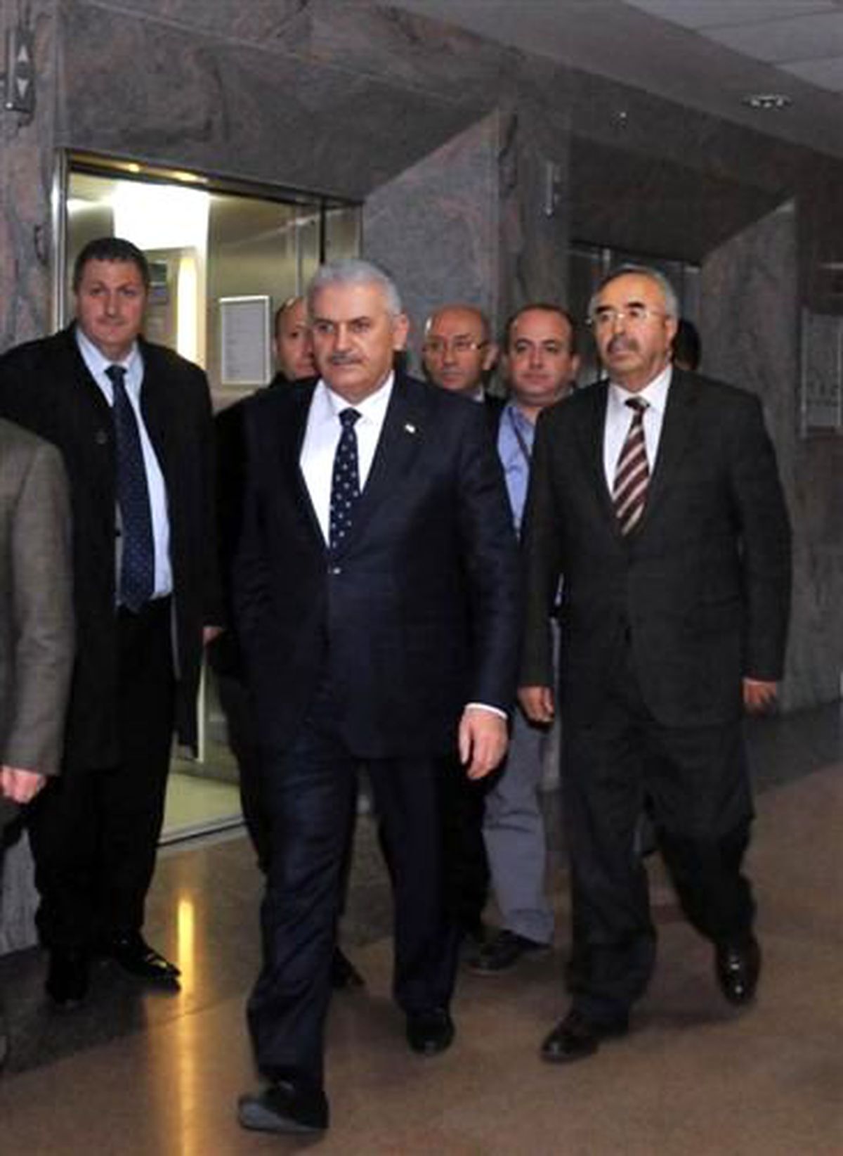 Ulaştırma Bakanı Binali Yıldırım, Kemal Unakıtan\'ı Ziyaret Etti