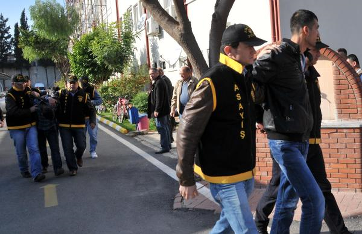 15 Ev Soyan Hırsızlar Yakalandı