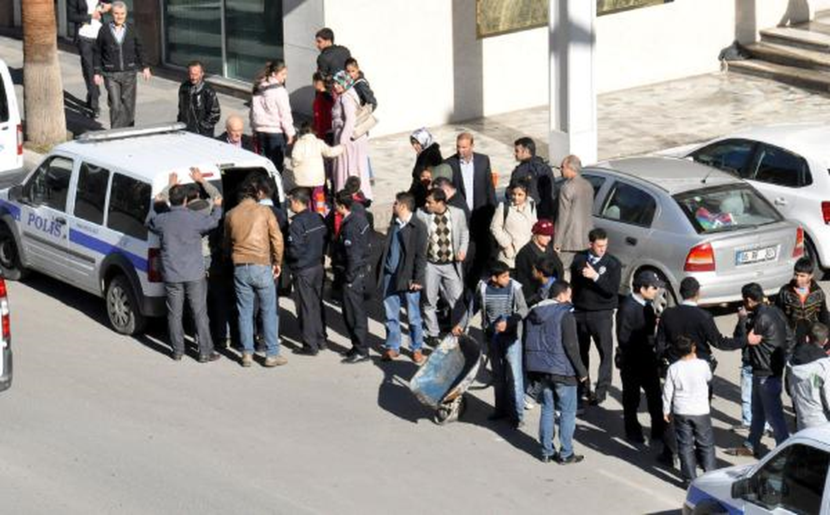 4 Suriyeli Hırsızlık Şüphesiyle Gözaltına Alındı