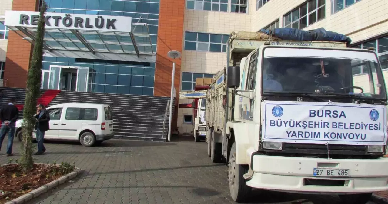 7 Aralık Üniversitesi Öğretim Üyelerince Suriyeliler İçin Yardım Kampanyası Başlatıldı