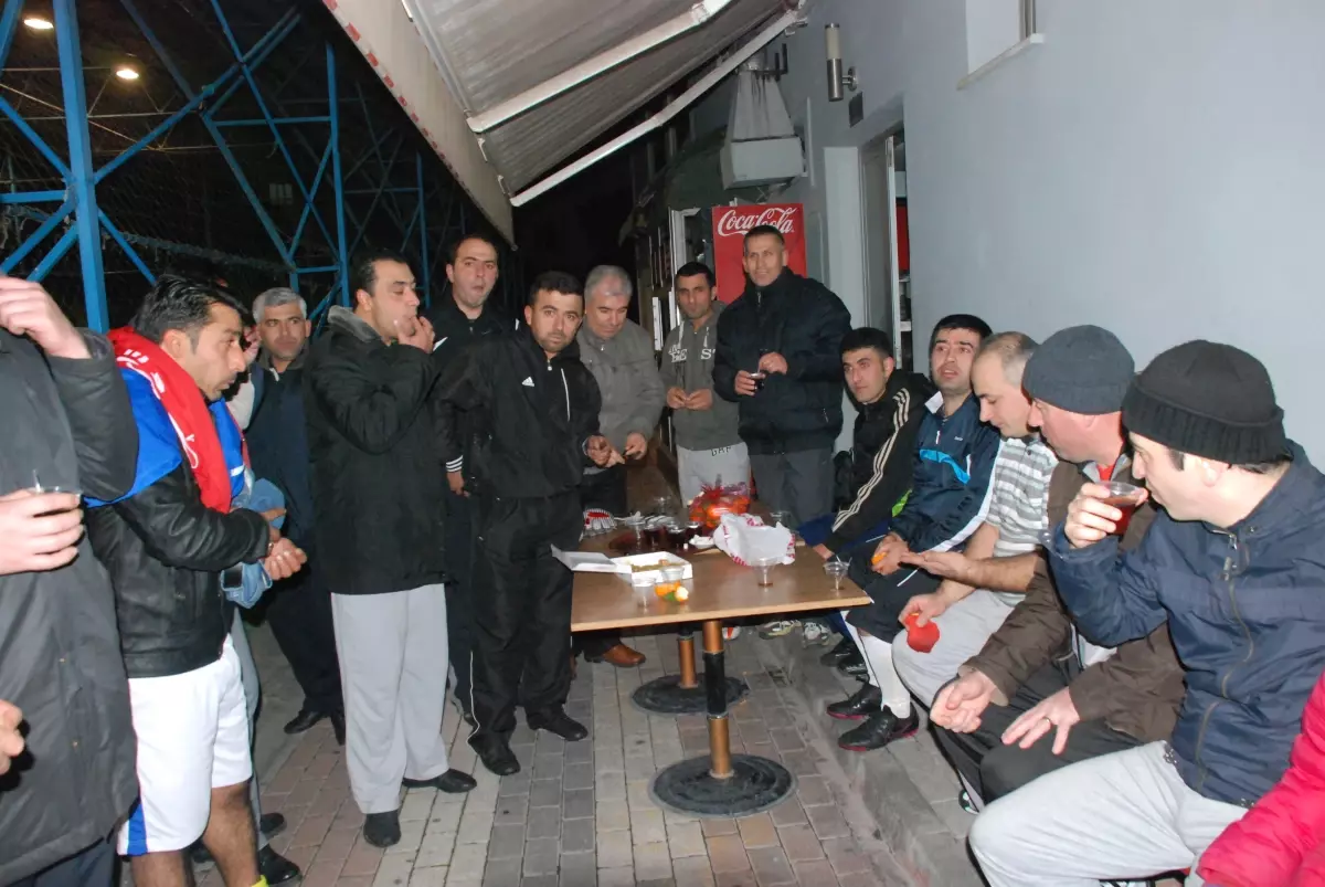 Akhisar\'da Dostluk Maçı Çekişmeli Geçti