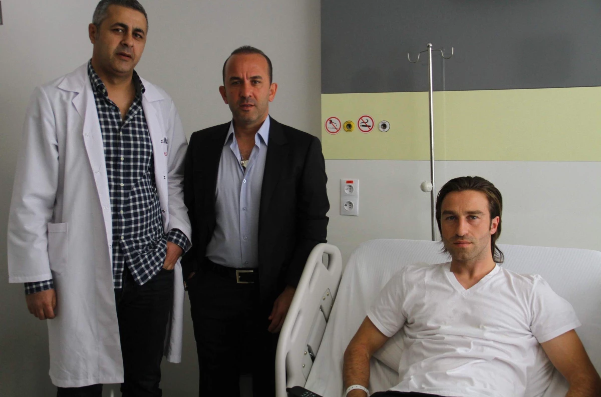 Ameliyat Olan Uğur İnceman\'a, Mehmet Özdilek\'ten Ziyaret