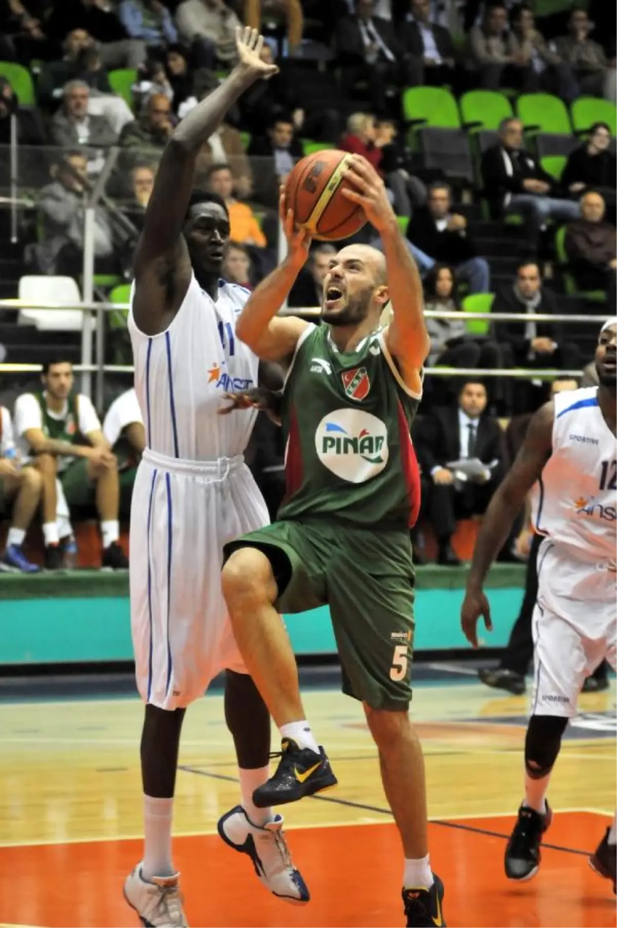 Antalya Büyükşehir Belediye-Pınar Karşıyaka: 74-88