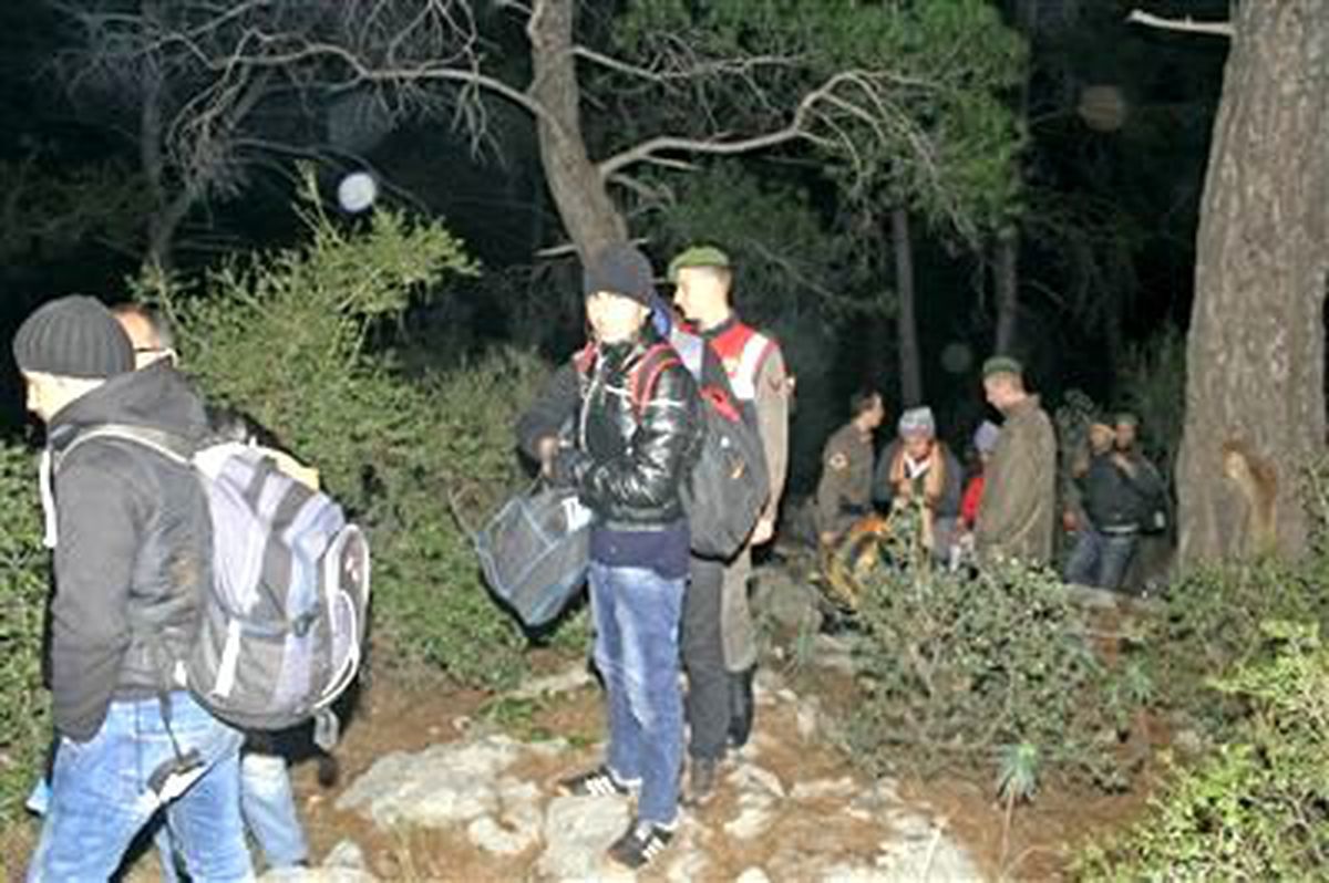 Antalya\'da 82 Kaçak Göçmen Yakalandı