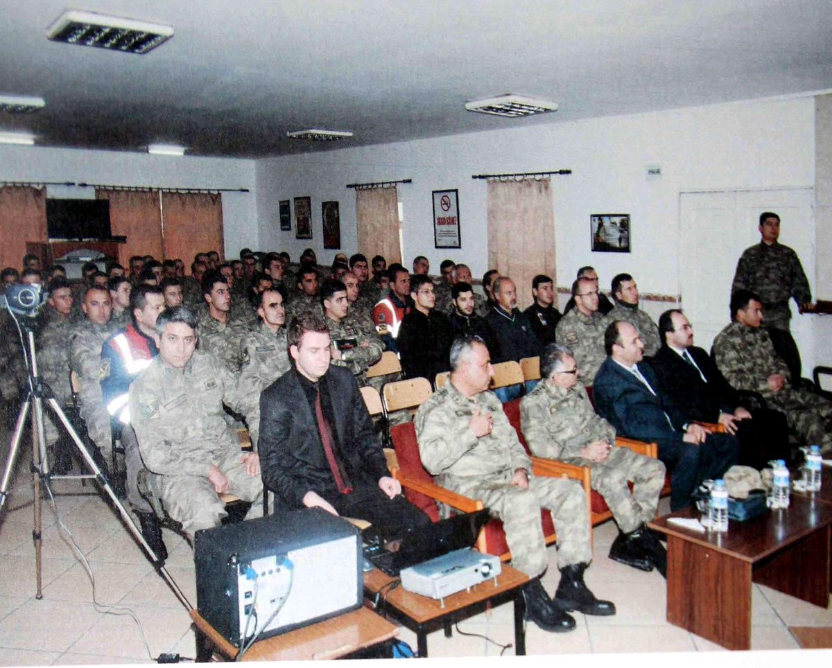 Askerlere \'Kadına Şiddet\' Semineri Verildi