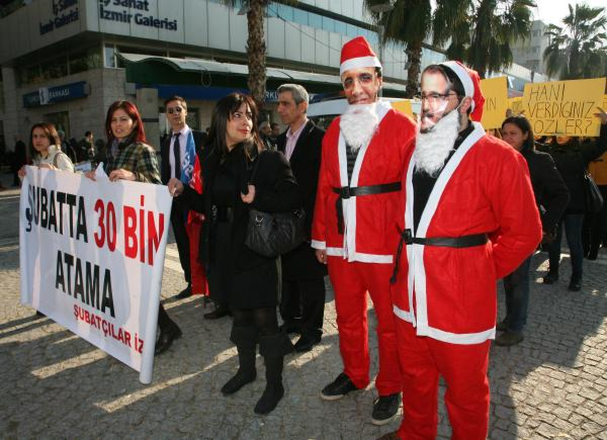 Atanamayan Öğretmenlerden Bakan Maskeli Eylem