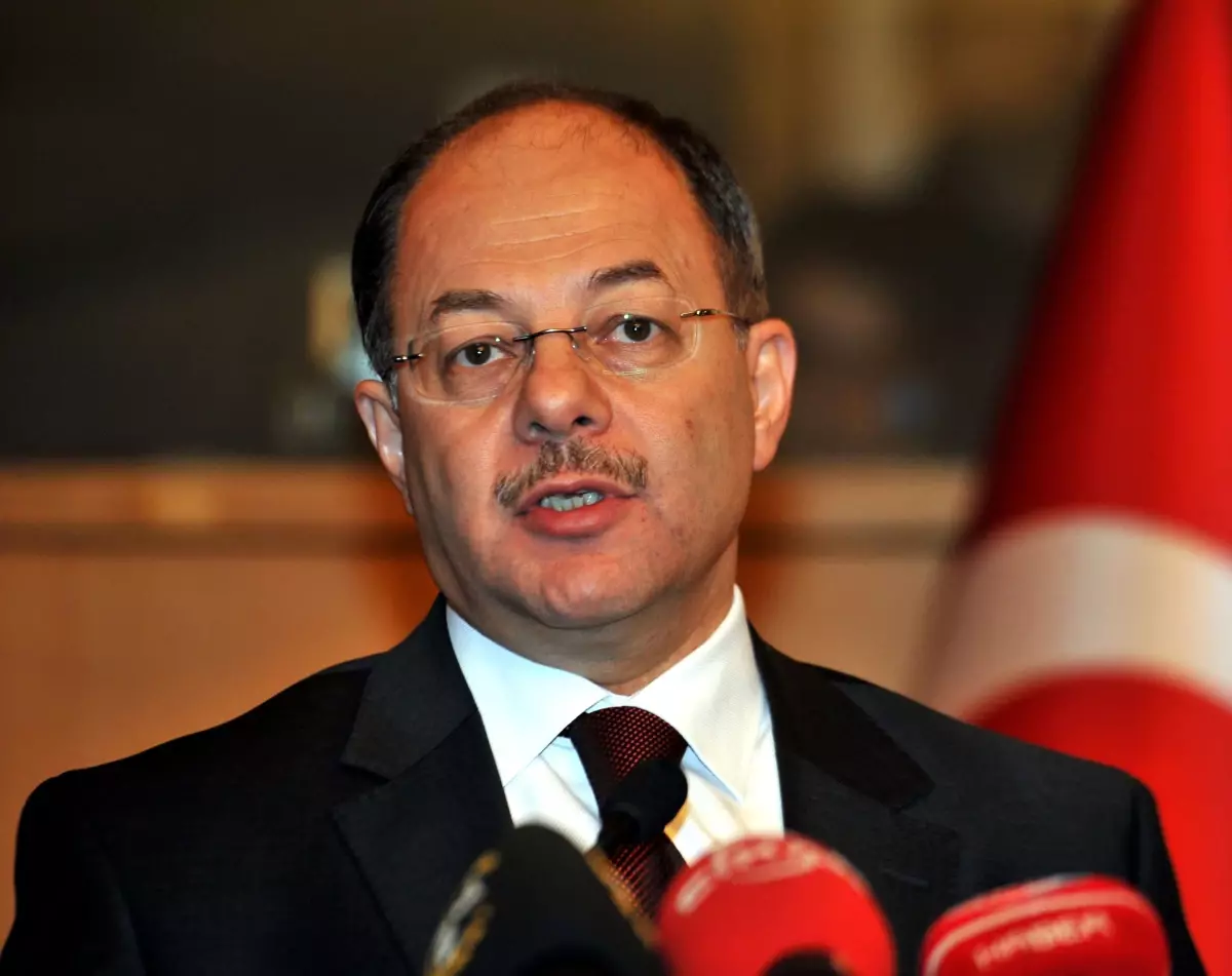 Bakan Akdağ, Sağlık Çalışanlarıyla Bir Araya Geldi