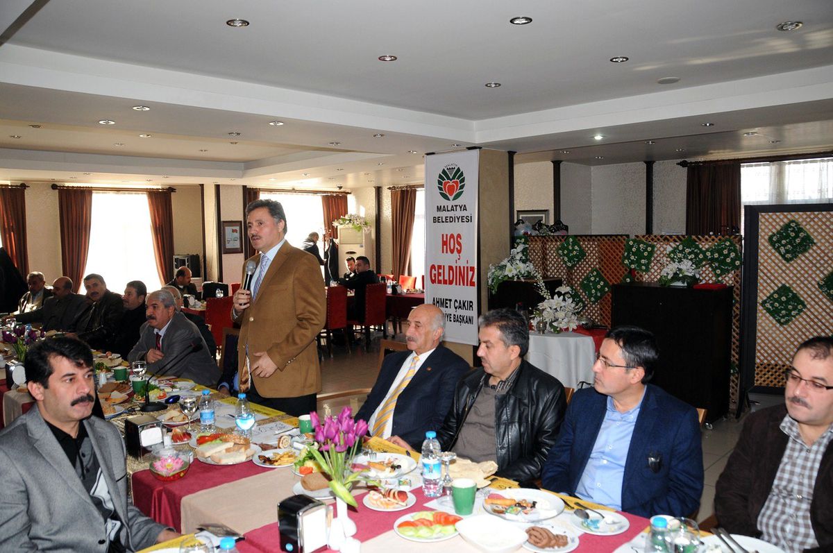 Belediye Başkanı Çakır\'dan Muhtarlara \'Büyükşehir\' Brifingi
