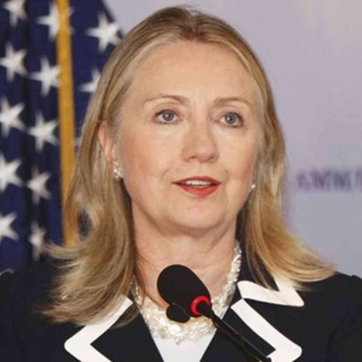 Clinton, Beyin Sarsıntısı Geçirdi