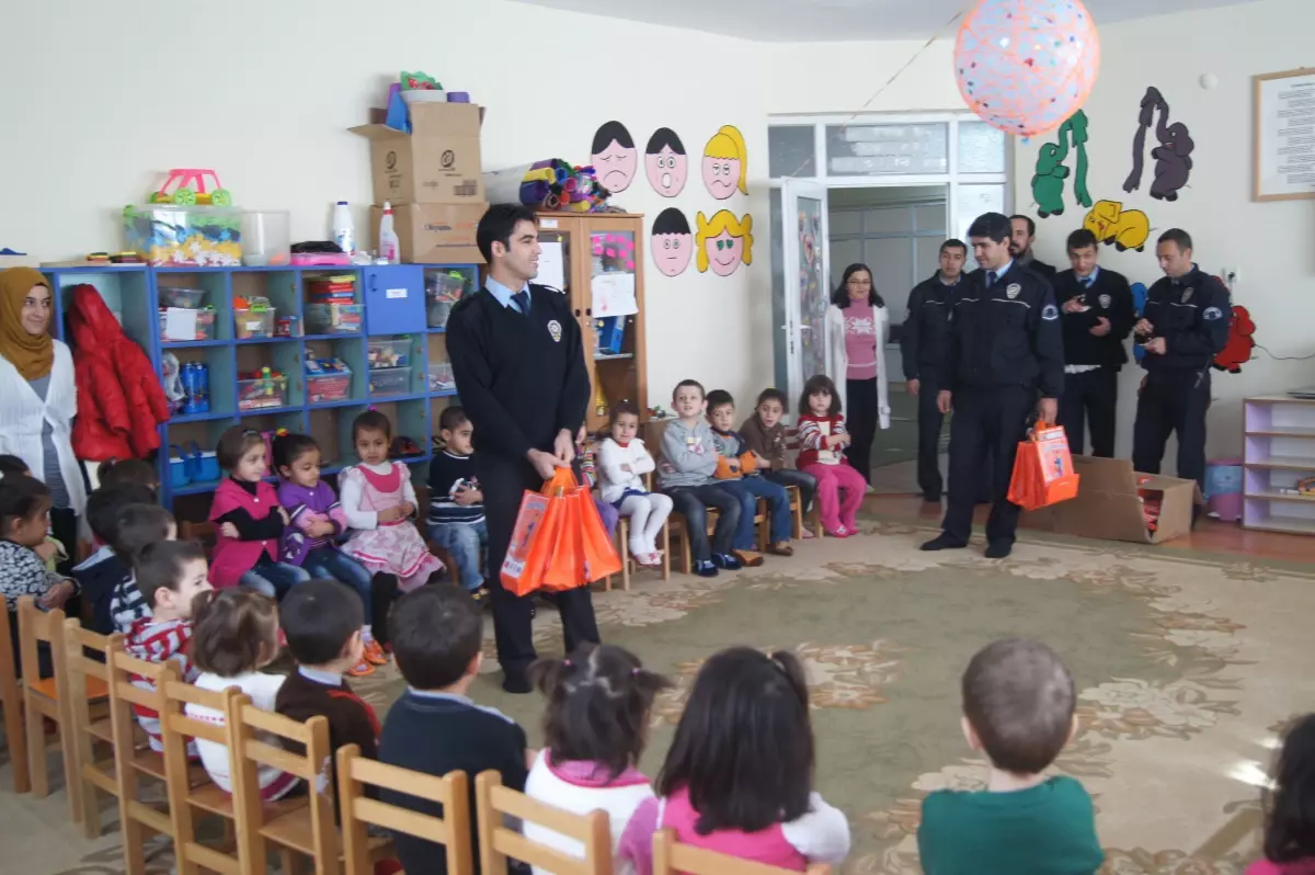 Bingöl'de 'Polis Ne Yapar' Etkinliği