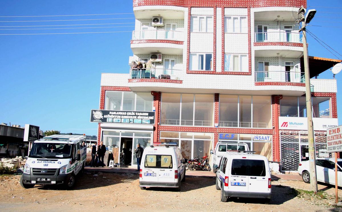 Bunalıma Giren Yaşlı Kadın İntihar Etti