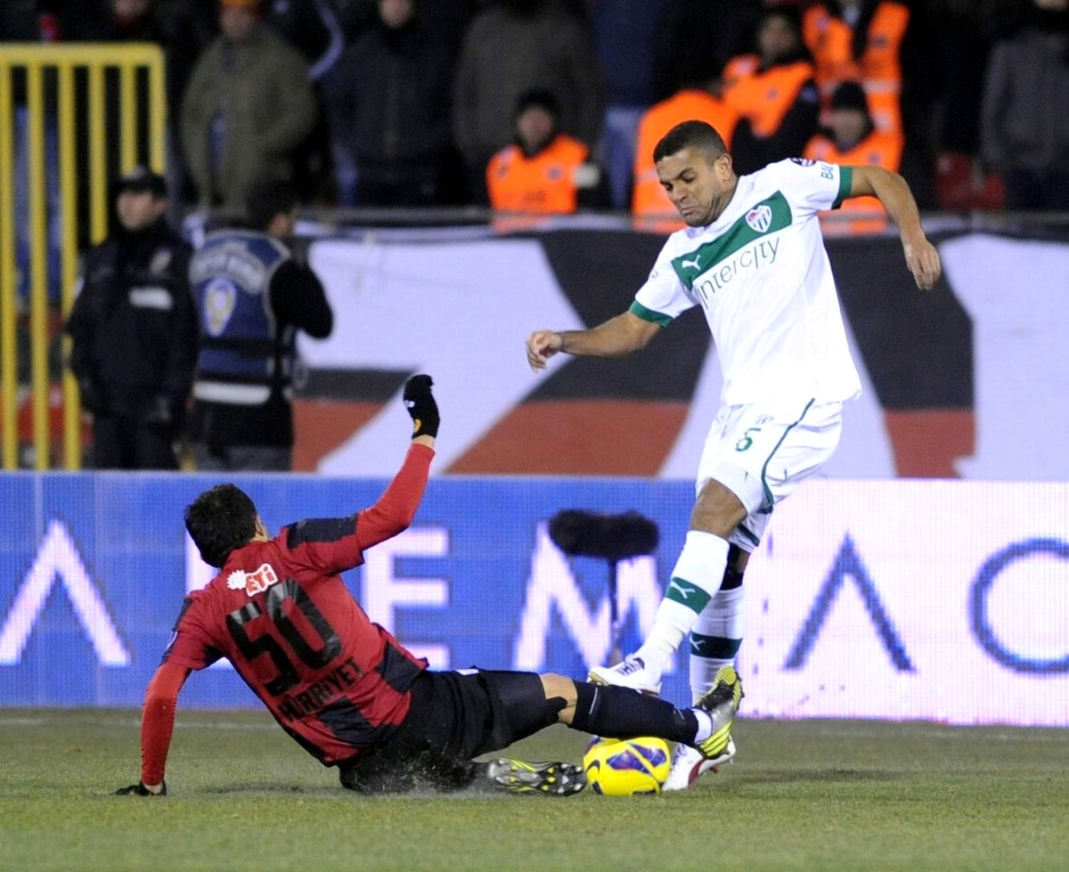 Bursaspor\'da İstikrar Sorunu Sürüyor