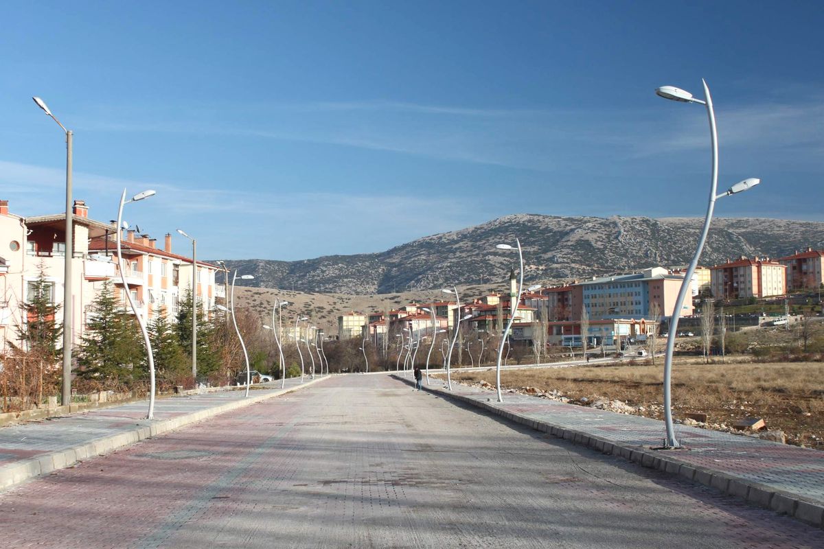 Dinar\'a Yeni Yol