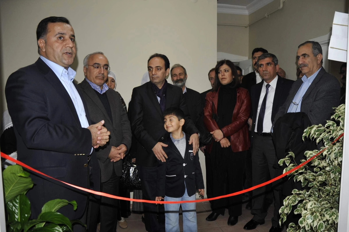 Diyarbakır\'da İnsan Hakları Akademisi Açıldı