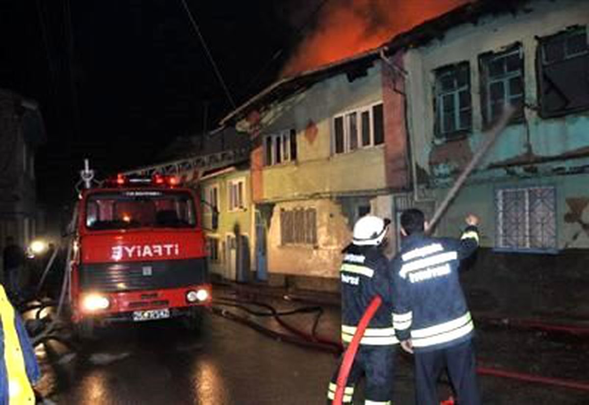 Eskişehir\'de Korkutan Yangın