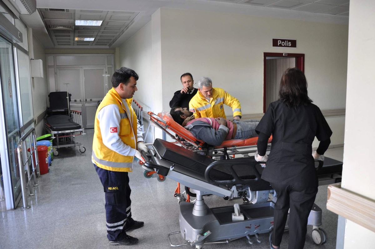 Gelin, Kayınbiraderini Sopayla Dövdü