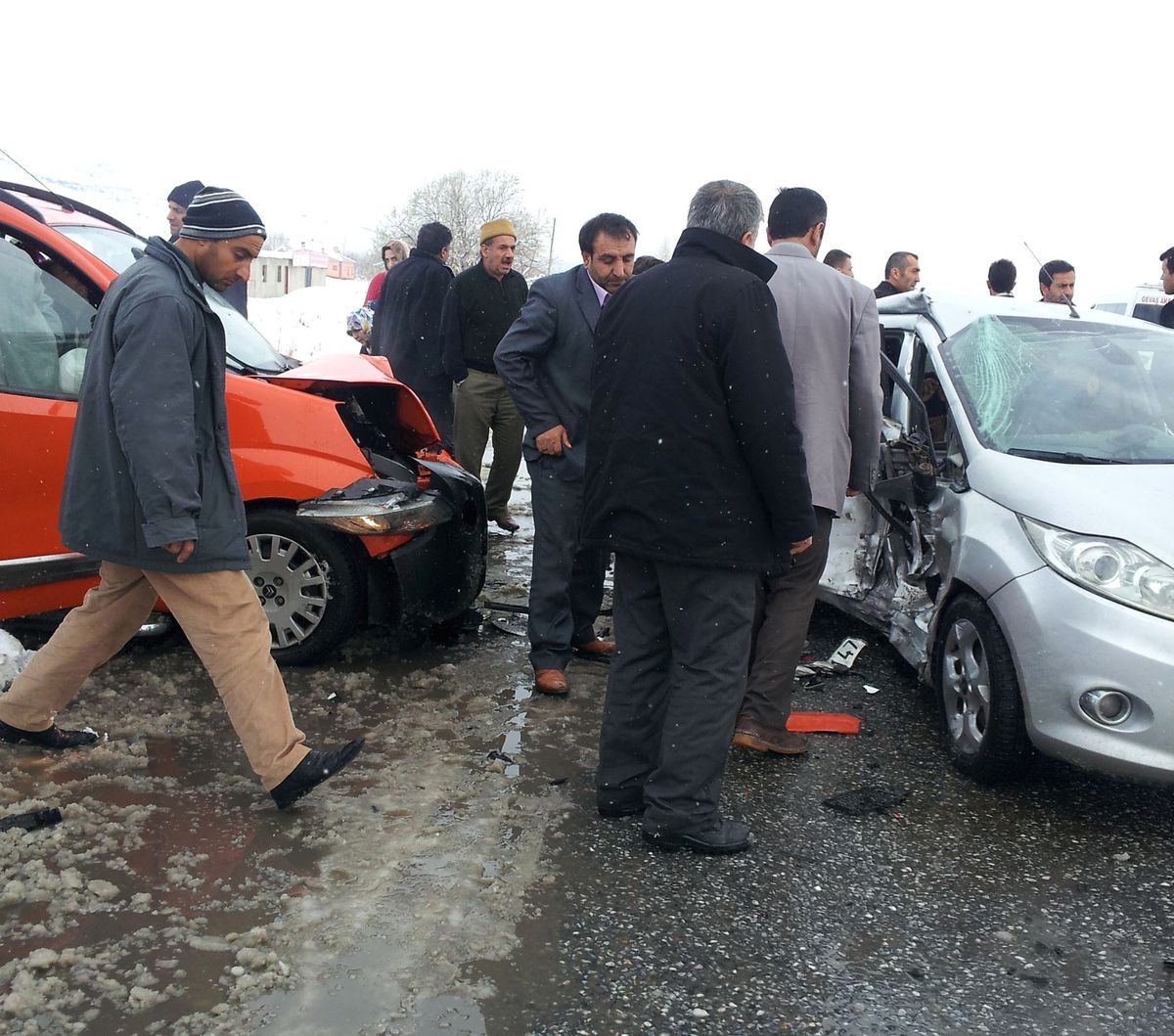 Gevaş\'ta Trafik Kazası: 8 Yaralı