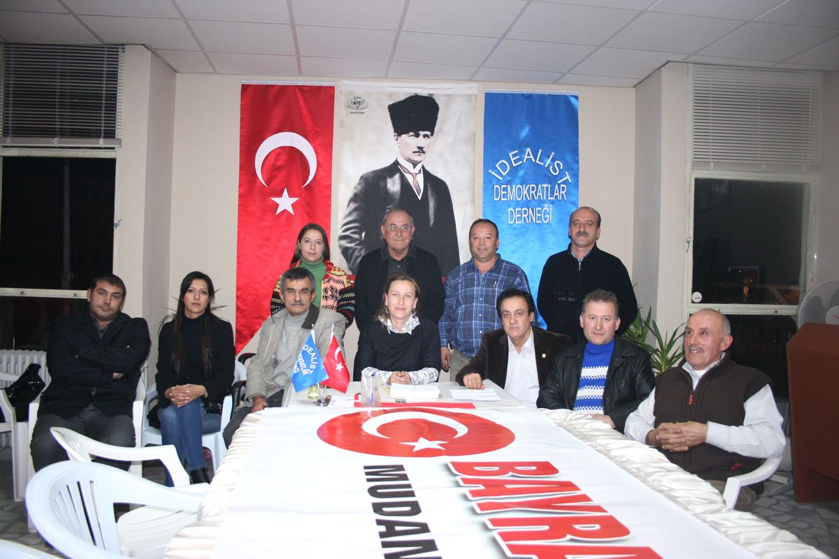 İdealist Demokratlar Derneği Üyeleri Buluştu